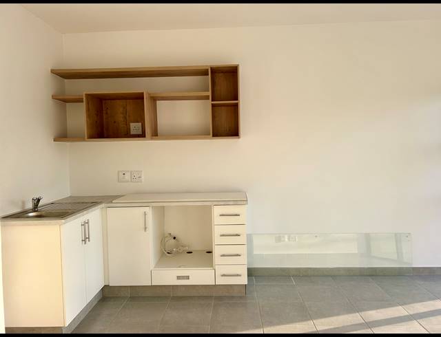 2 BEDROOM APARTMENT FOR SALE IN SHEFFIELD BEACH